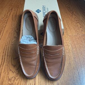 EUC Sperry Seaport penny loafer